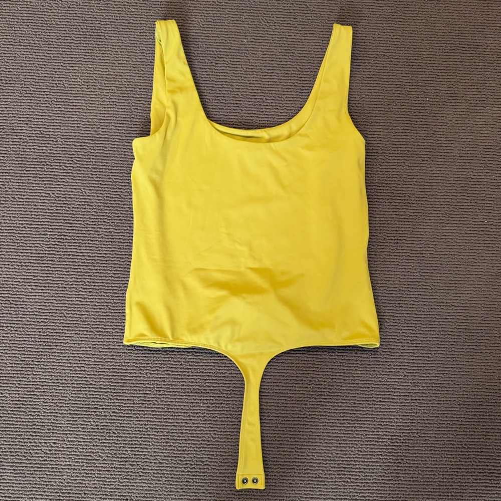 Express Vibrant Chartreuse Body Contour Bodysuit - Picture 3 of 4